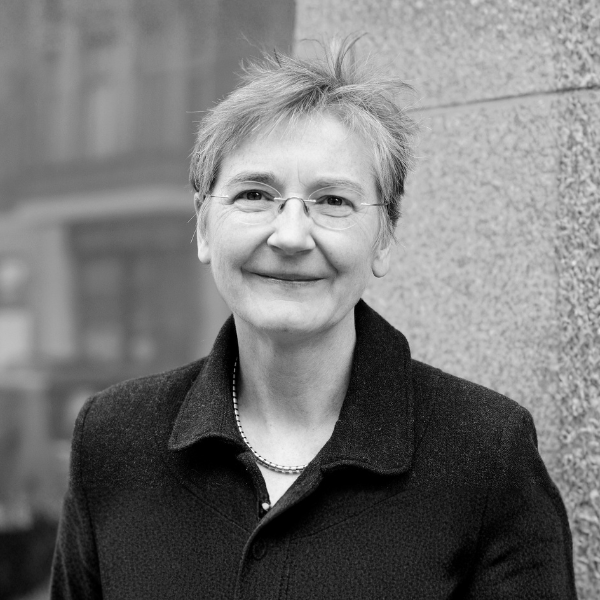 Judy Dempsey photo